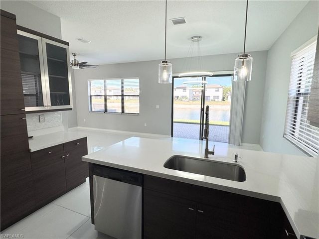 8984 Madrid CIR, Naples, FL 34104