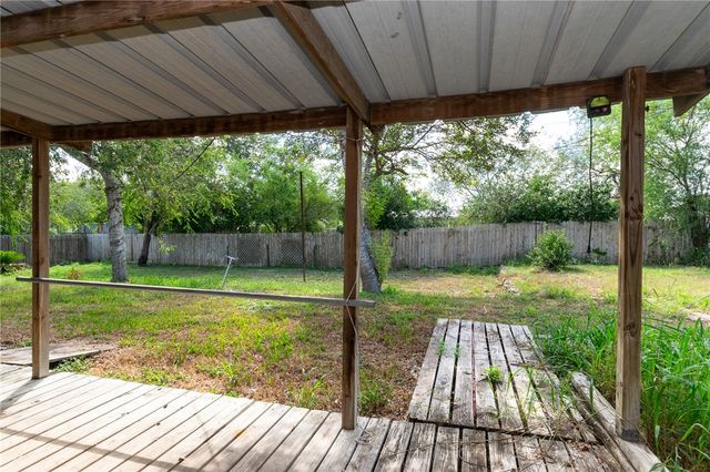 1500 E Bowie St, Beeville, TX 78102