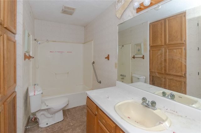 1500 E Bowie St, Beeville, TX 78102