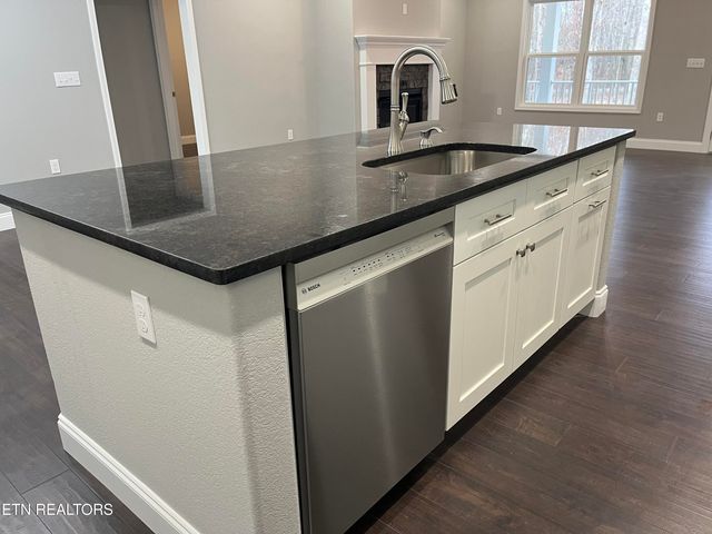 833 Sawmill Rd, Monterey, TN 38574