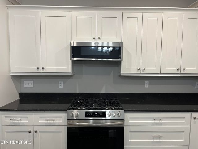 833 Sawmill Rd, Monterey, TN 38574