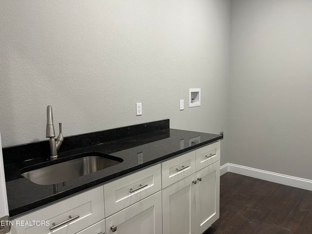 833 Sawmill Rd, Monterey, TN 38574