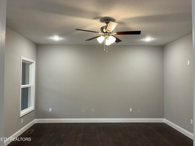 833 Sawmill Rd, Monterey, TN 38574