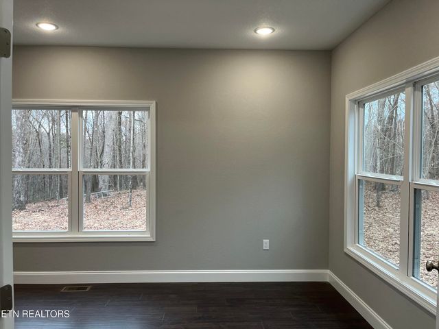 833 Sawmill Rd, Monterey, TN 38574