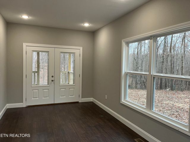 833 Sawmill Rd, Monterey, TN 38574