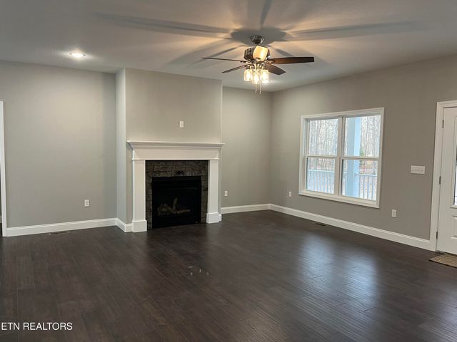 833 Sawmill Rd, Monterey, TN 38574