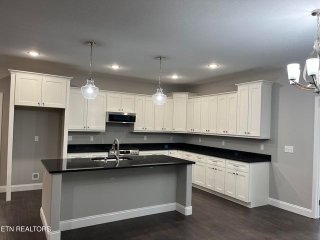 833 Sawmill Rd, Monterey, TN 38574