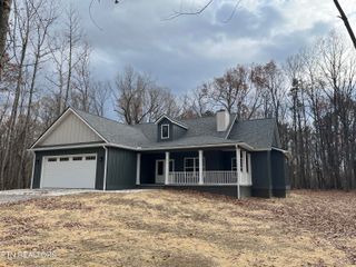 833 Sawmill Rd, Monterey, TN 38574