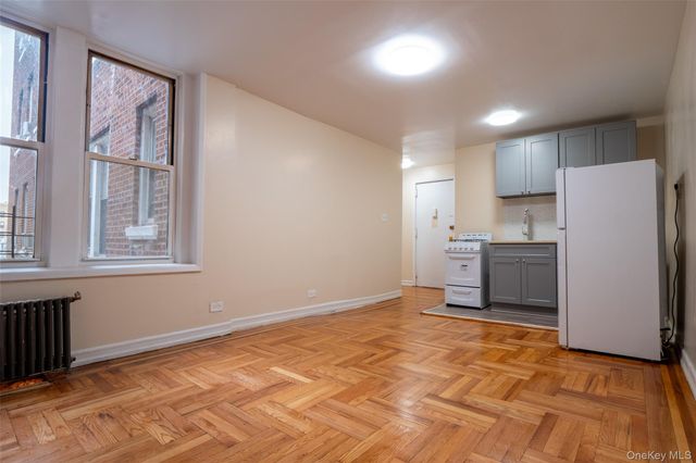 34-58 90 Street J4, Jackson Heights, NY 11372