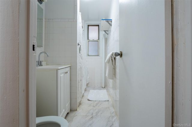 34-58 90 Street J4, Jackson Heights, NY 11372