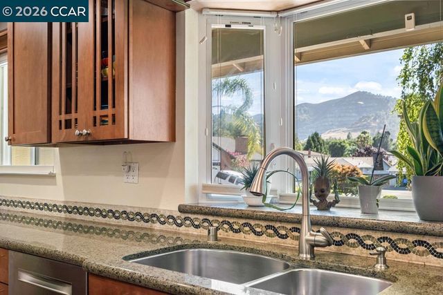 11 Mt Lee Pl, Clayton, CA 94517