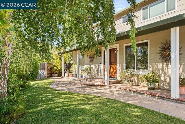 11 Mt Lee Pl, Clayton, CA 94517