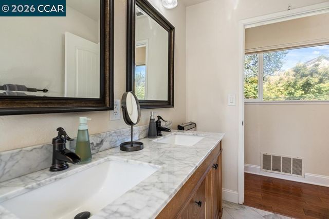 11 Mt Lee Pl, Clayton, CA 94517