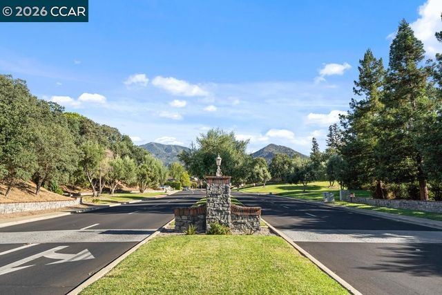 11 Mt Lee Pl, Clayton, CA 94517