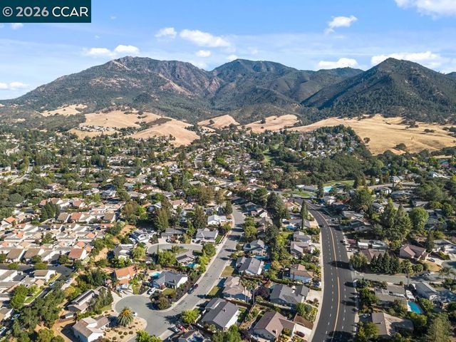 11 Mt Lee Pl, Clayton, CA 94517