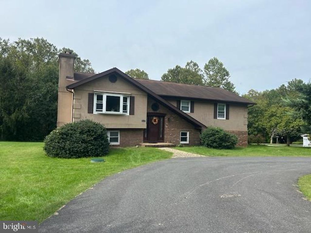 Image 4 of property listing at 1500 ALEXIS DR, Joppa, MD 21085