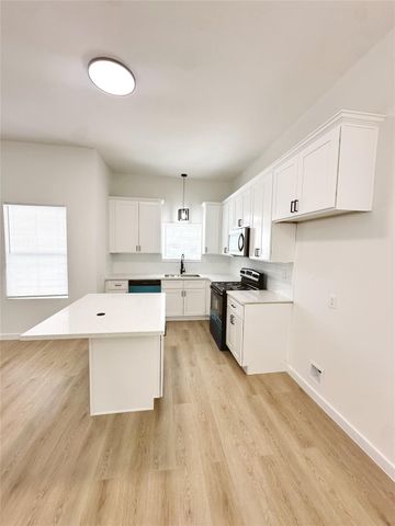 9709 Pelsey Ab Street, Houston, TX 77029