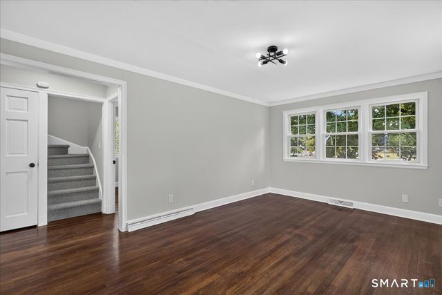 5 Lynmot Road, Hamden, CT 06514