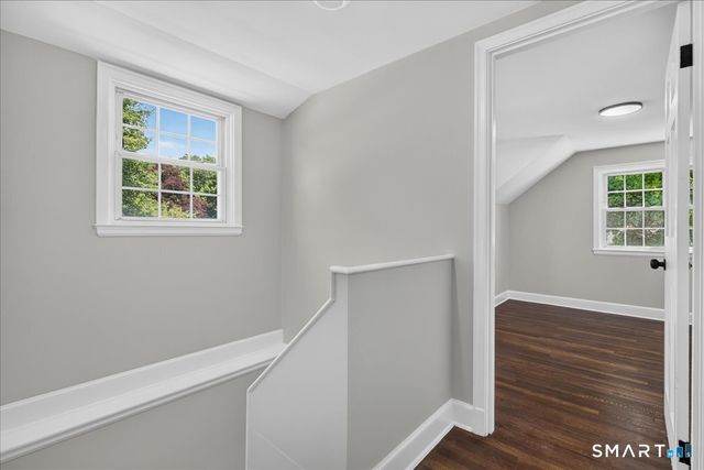 5 Lynmot Road, Hamden, CT 06514