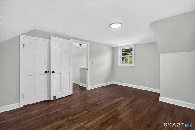 5 Lynmot Road, Hamden, CT 06514