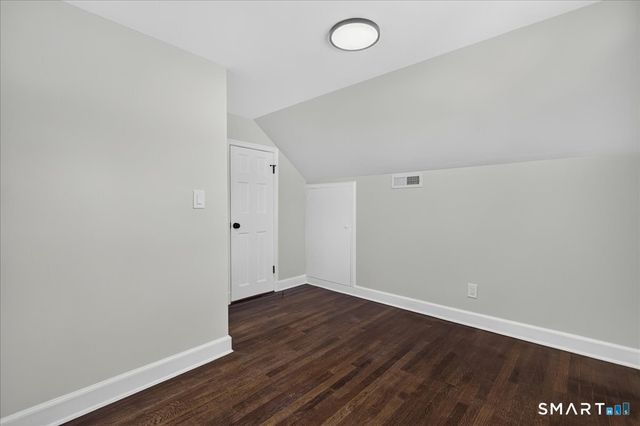 5 Lynmot Road, Hamden, CT 06514