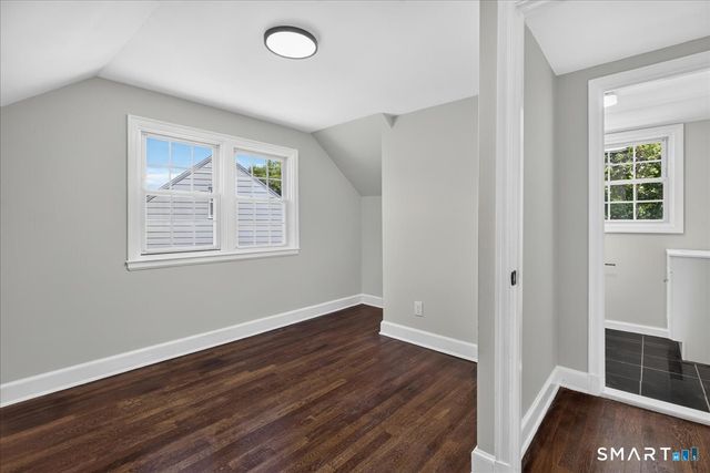 5 Lynmot Road, Hamden, CT 06514