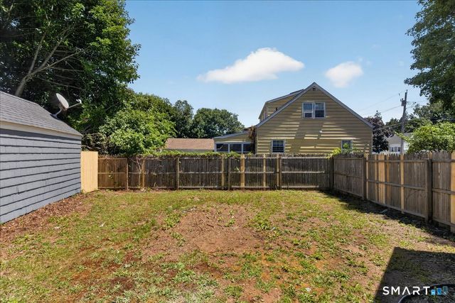 5 Lynmot Road, Hamden, CT 06514