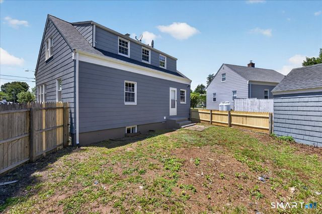 5 Lynmot Road, Hamden, CT 06514