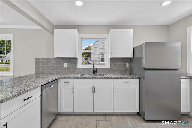 5 Lynmot Road, Hamden, CT 06514
