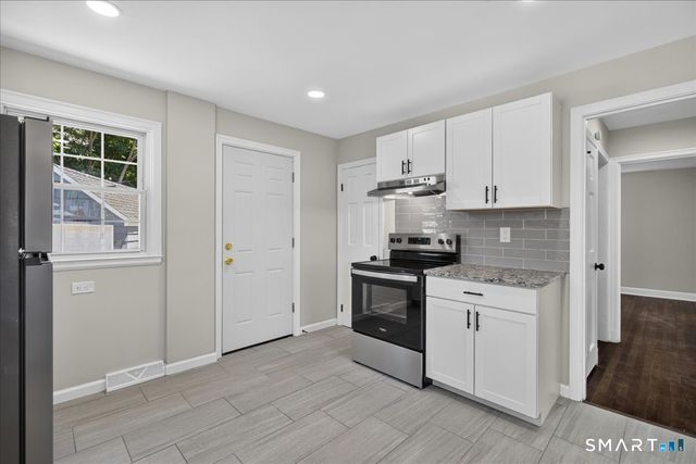 5 Lynmot Road, Hamden, CT 06514