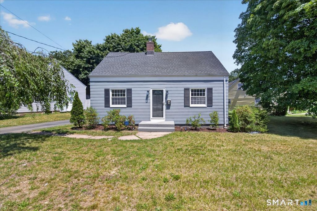 5 Lynmot Road, Hamden, CT 06514