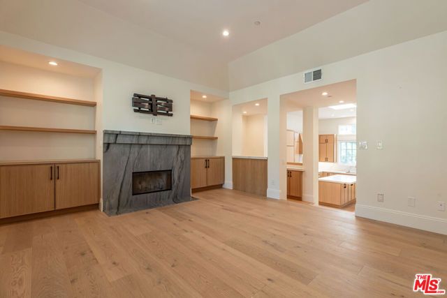 11714 Folkstone Lane, Los Angeles, CA 90077