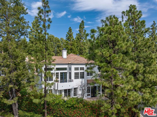 11714 Folkstone Lane, Los Angeles, CA 90077