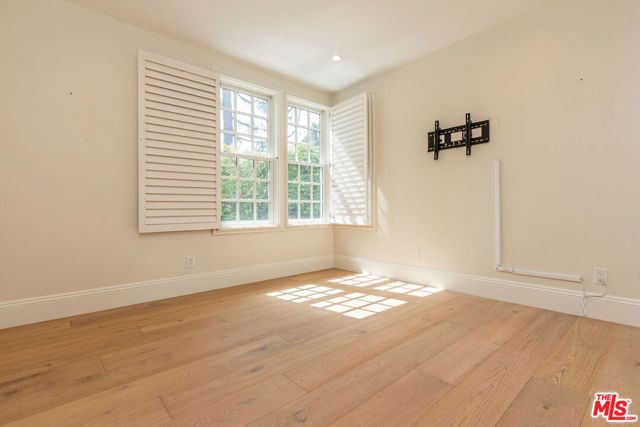 11714 Folkstone Lane, Los Angeles, CA 90077