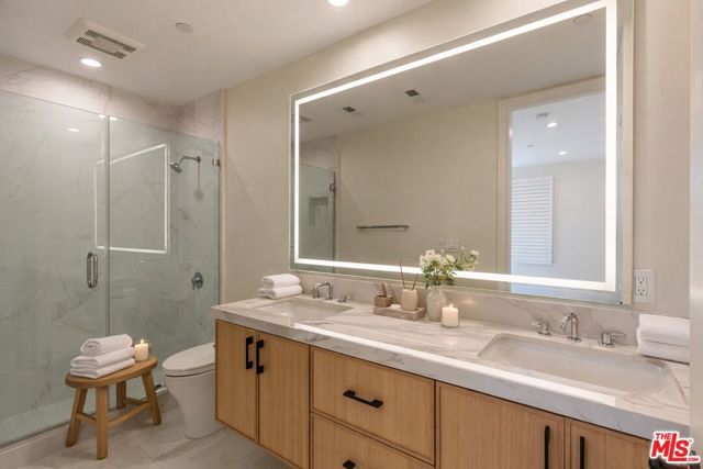 11714 Folkstone Lane, Los Angeles, CA 90077