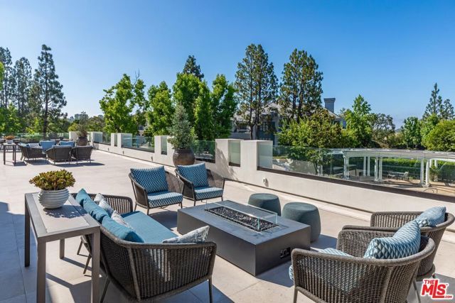 11714 Folkstone Lane, Los Angeles, CA 90077