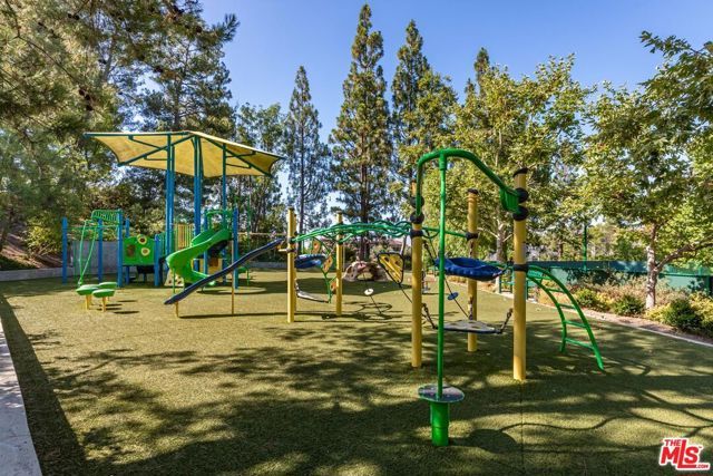 11714 Folkstone Lane, Los Angeles, CA 90077