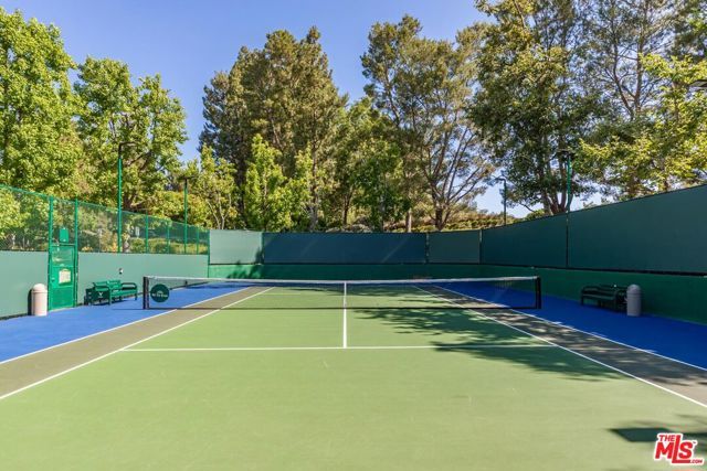 11714 Folkstone Lane, Los Angeles, CA 90077