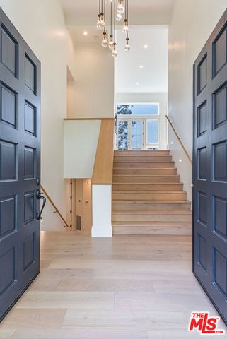 11714 Folkstone Lane, Los Angeles, CA 90077