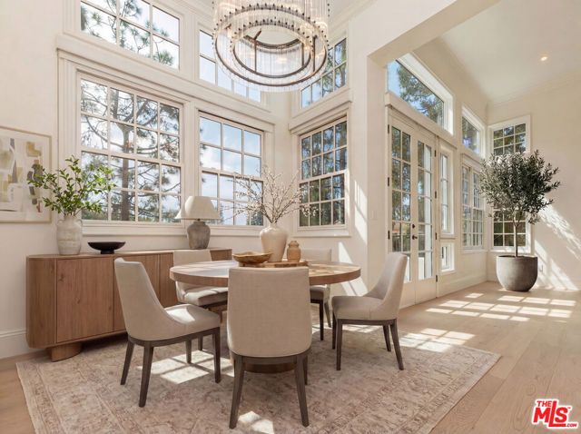 11714 Folkstone Lane, Los Angeles, CA 90077