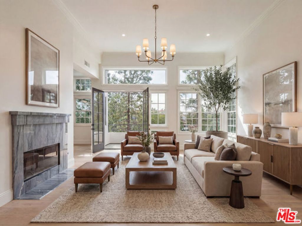 11714 Folkstone Lane, Los Angeles, CA 90077