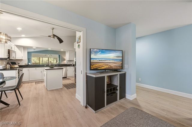 6185 Reserve CIR 1403, Naples, FL 34119