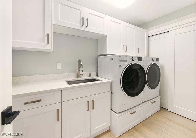 6185 Reserve CIR 1403, Naples, FL 34119