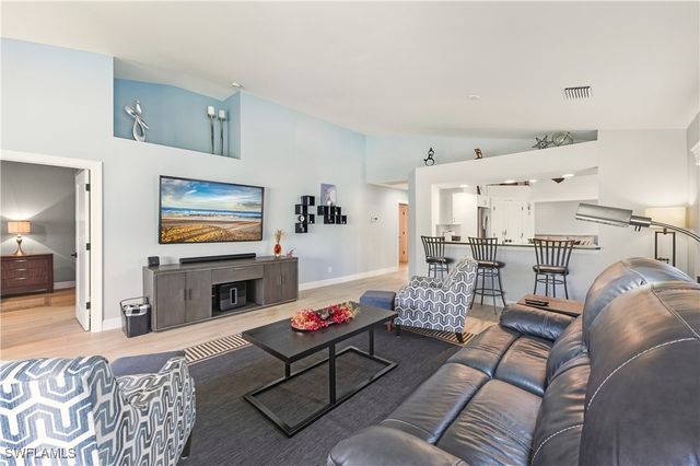 6185 Reserve CIR 1403, Naples, FL 34119