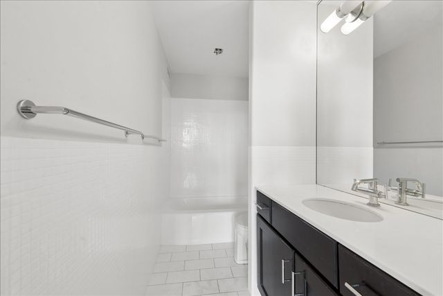 1550 N LAKE SHORE Drive 30D, Chicago, IL 60610