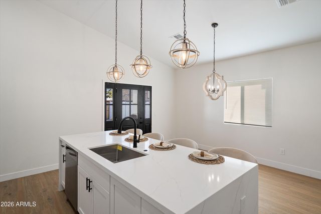 2037 N 22 Street, Phoenix, AZ 85006