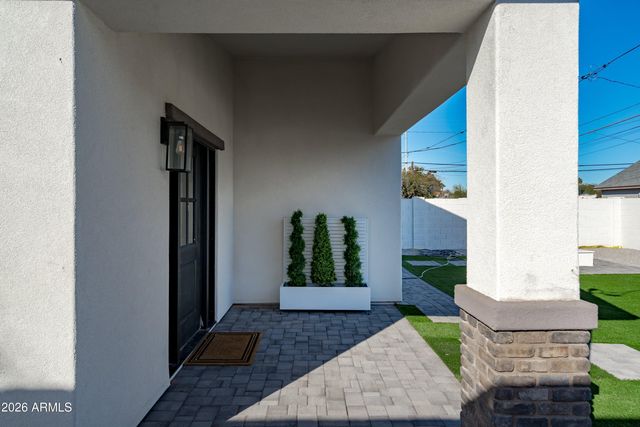 2037 N 22 Street, Phoenix, AZ 85006