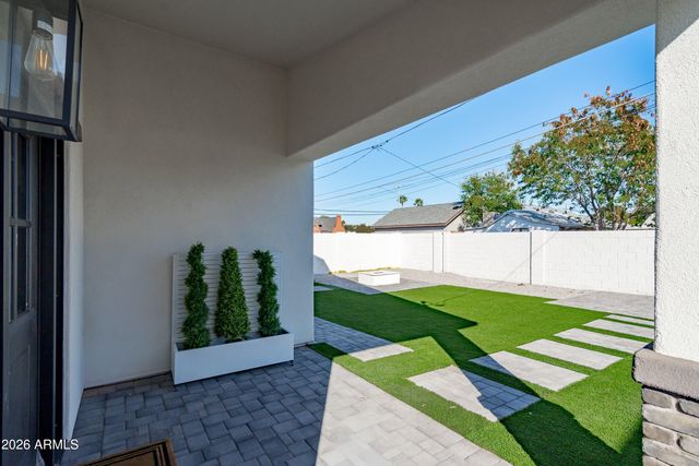 2037 N 22 Street, Phoenix, AZ 85006