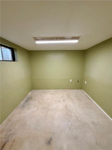 3061 Clifton Avenue, Bethlehem City, PA 18020