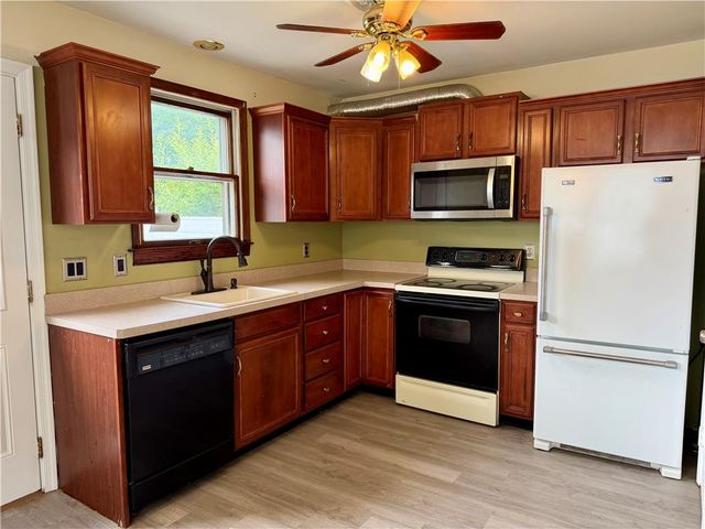 3061 Clifton Avenue, Bethlehem City, PA 18020